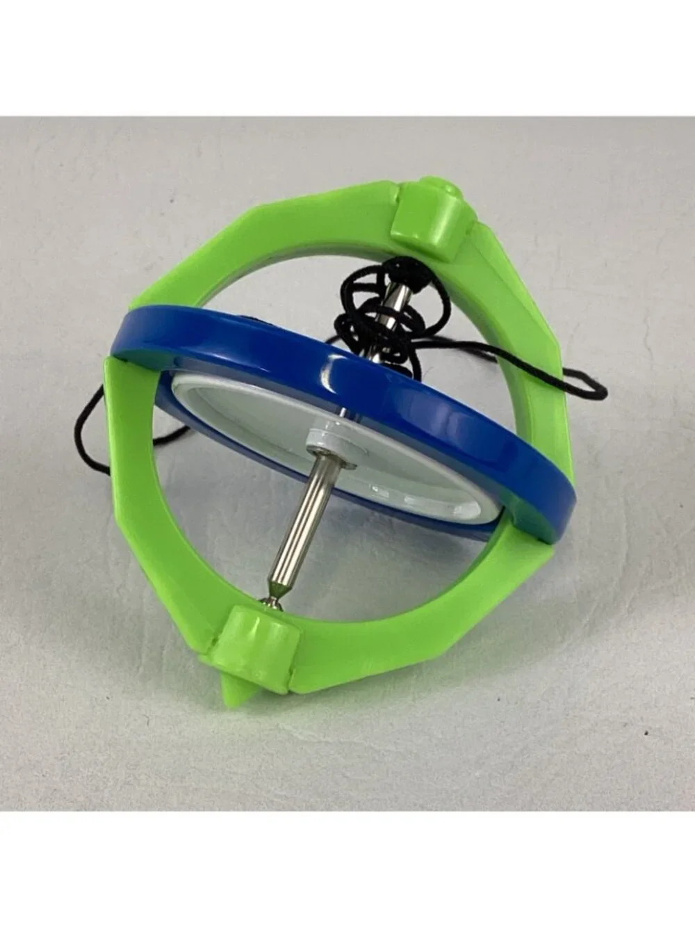 Duncan Gyroscope XT Spinning Top Physics Toy High Speed Green Pocket Trick Book